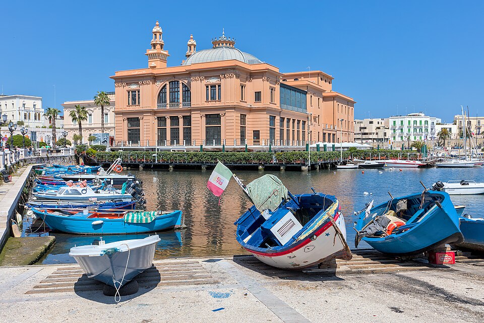 à Bari