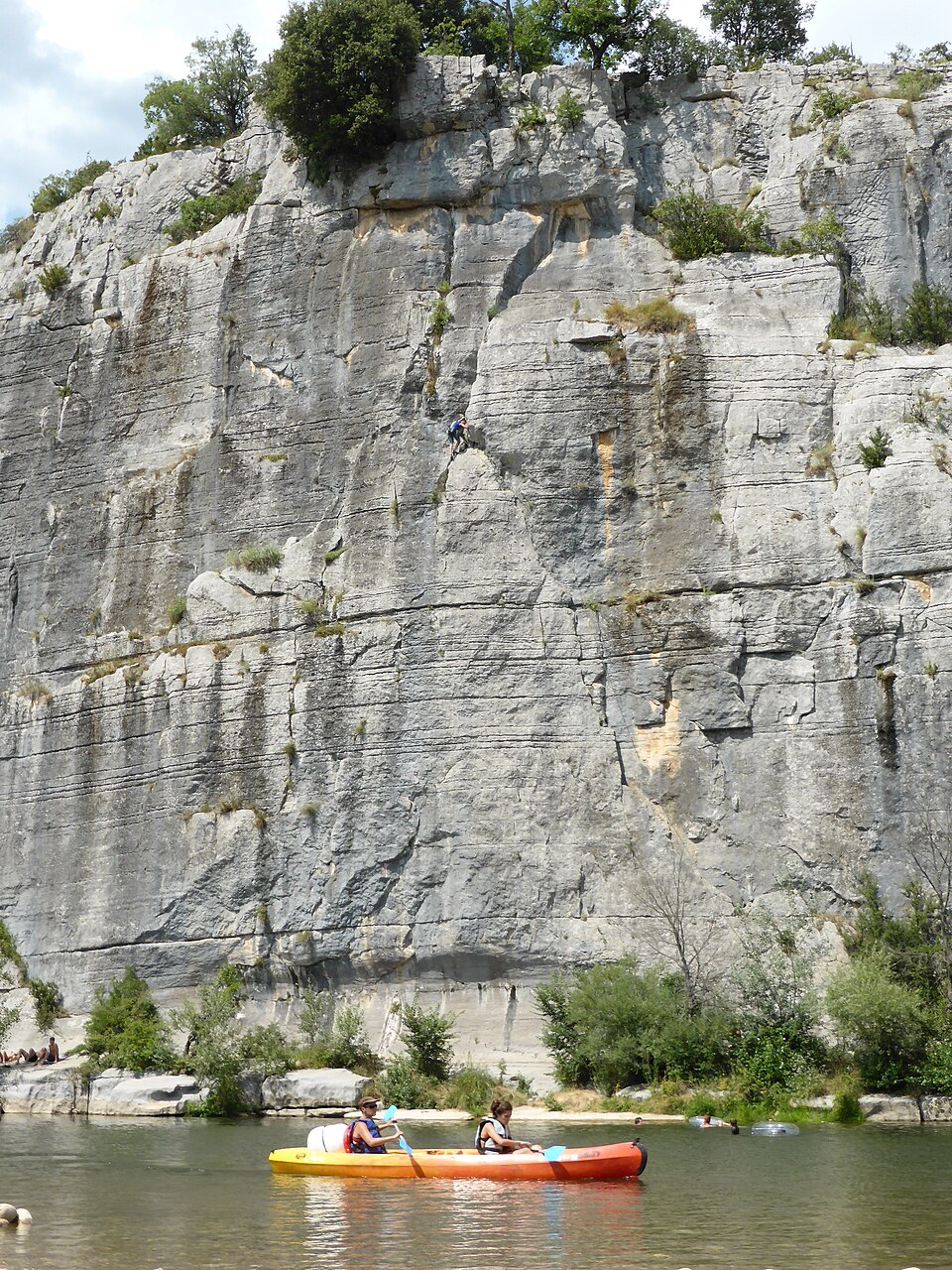 Vallée Chassezac canoe